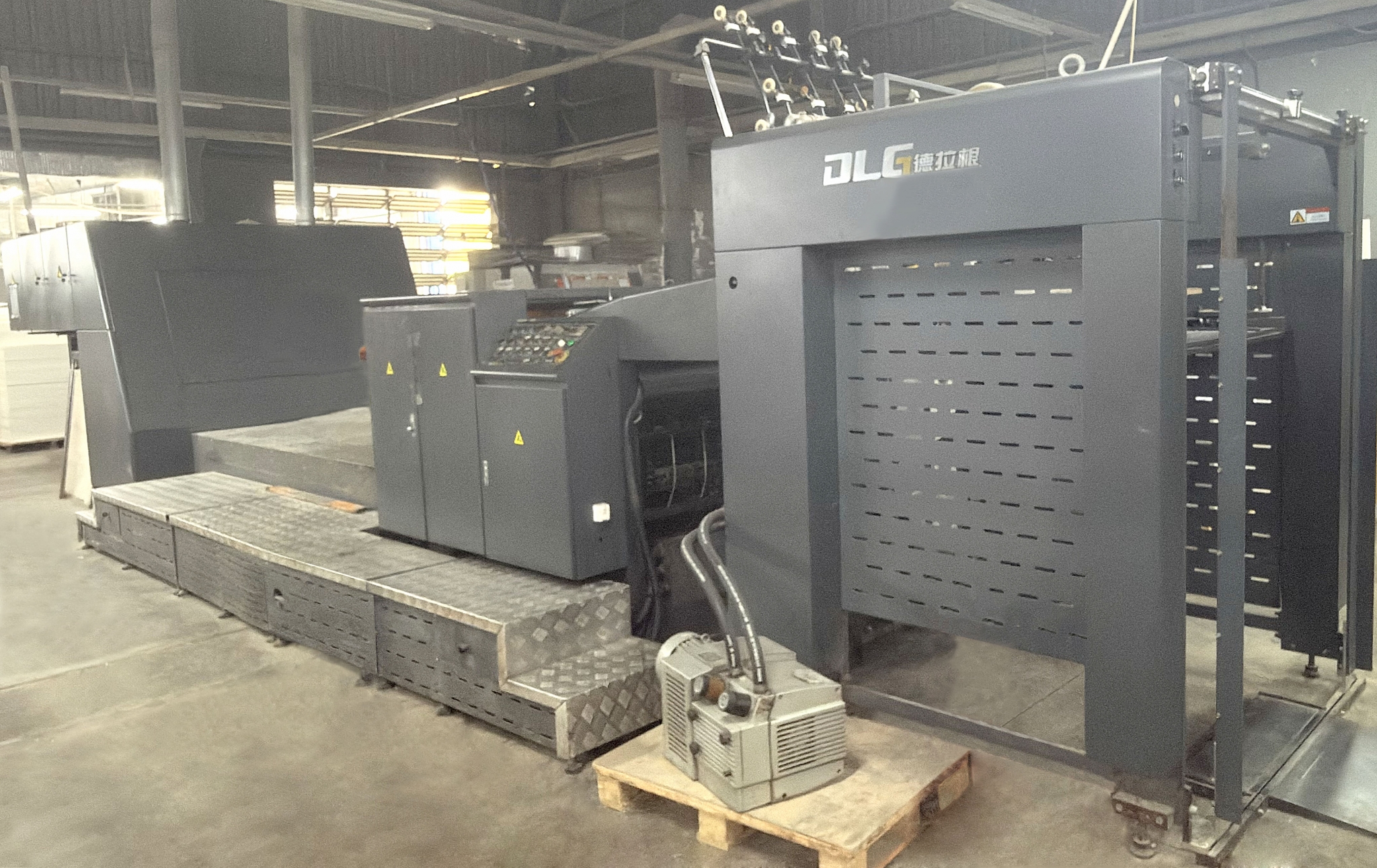 Máy UV tự động